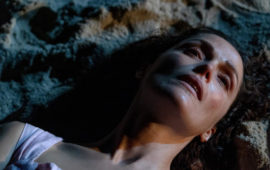 «Я бы тебя пнула, если бы могла»: Бич материнства глазами Роуз Бирн