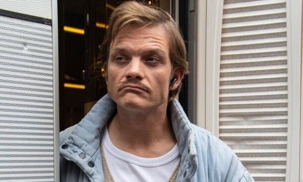 Актер Евгений Ткачук ответил на вопросы Киноафиши