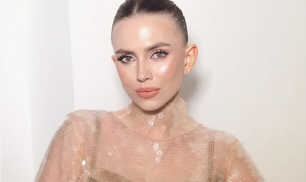 Актриса Яна Енжаева ответила на вопросы Киноафиши