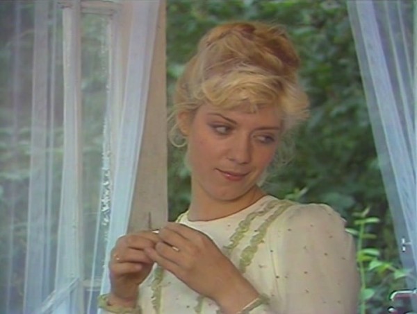 По-прежнему красива и после 60: Ради кого Ирина Селезнева оставила карьеру