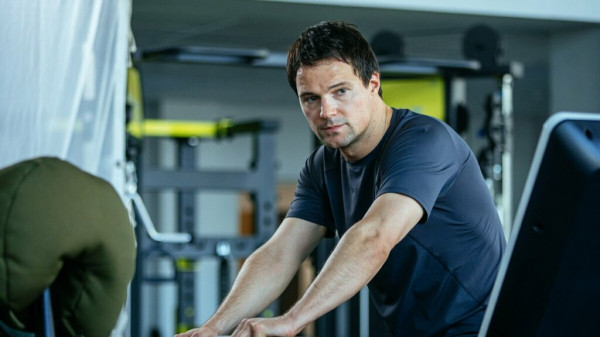 Самые красивые российские актеры современного кино: Страсть в глазах и мускулах