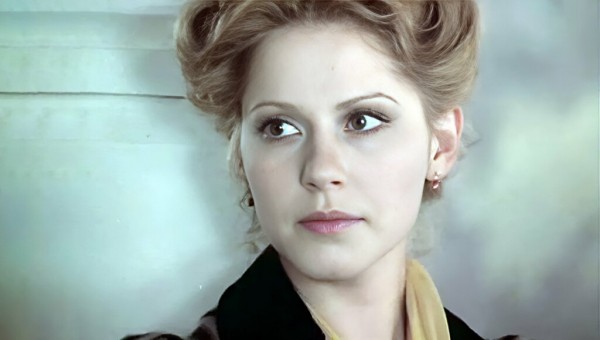 Смерть мамы от рака и нерожденные дети: о чем плачет актриса Анна Каменкова