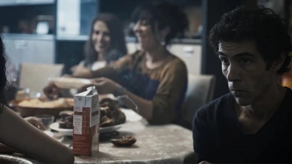 Время &mdash; песок: &laquo;Альфа&raquo; Жюлии Дюкурно &mdash; притча о ВИЧ, которую не покажут в России