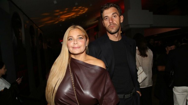 Вопреки стереотипам: Актрисы, которые строили отношения с мужчиной младше себя