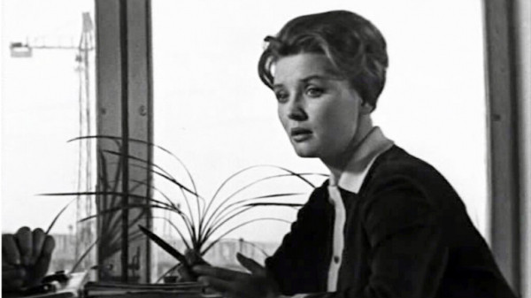 Нищее детство, тяжелый путь в актрисы, неудачная пластика и смерть мужа Владимира Меньшова: все удары Веры Алентовой