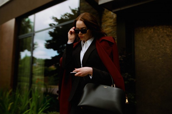 Бедные-жужжащие: &laquo;Бугония&raquo; Йоргоса Лантимоса &mdash; абсурд против конца света