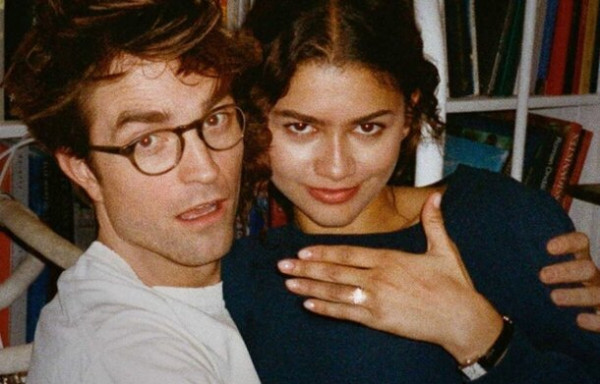 Зендея и Роберт Паттинсон позируют фотографу в трейлере фильма &laquo;Вот это драма!&raquo;