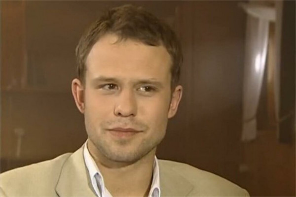 Внебрачный сын и развод с Нино Нинидзе: о чем молчит актер Кирилл Плетнев