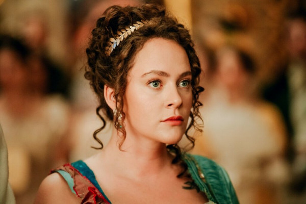 Романы с Ильей Глинниковым и Милошем Биковичем, скандал с наркотиками: как сейчас живет сменившая имя Аглая Тарасова