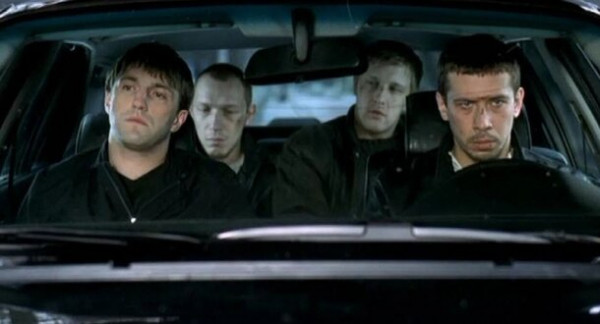 Наконец-то россияне признали, что &laquo;Бумер&raquo; невероятно бредовый фильм: 8 роковых ошибок Рамы, Кота и Димона