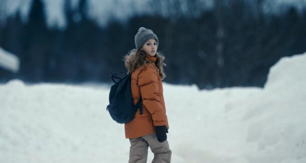 Девочка попадает к эльфам в трейлере сказки &laquo;Невероятные приключения в стране чудес&raquo;