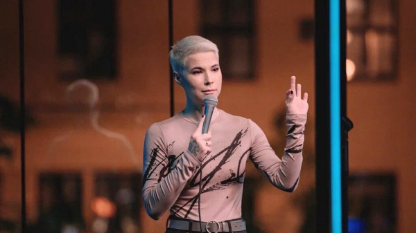 Пьянство матери и нищета: как живет бездетная юмористка Зоя Яровицына Пьянство матери и нищета: как живет бездетная юмористка Зоя Яровицына