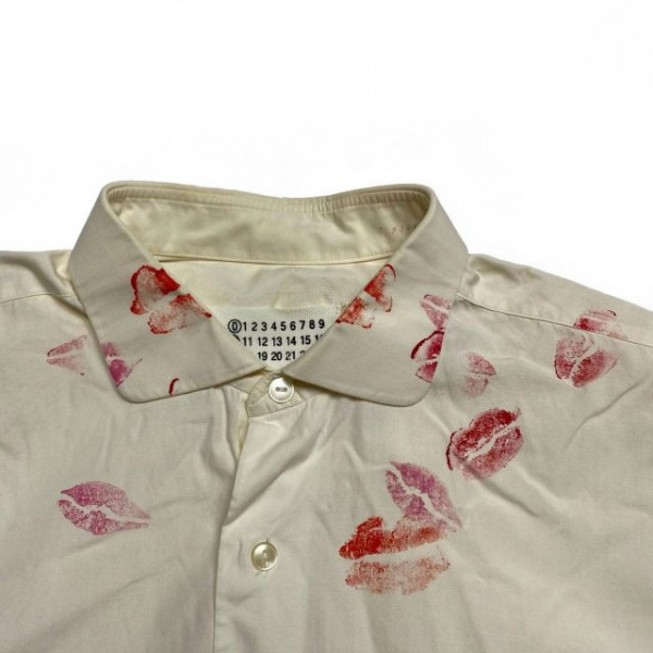 Воздушный или по-французски? Как дизайнеры обыгрывают поцелуй в своих коллекциях