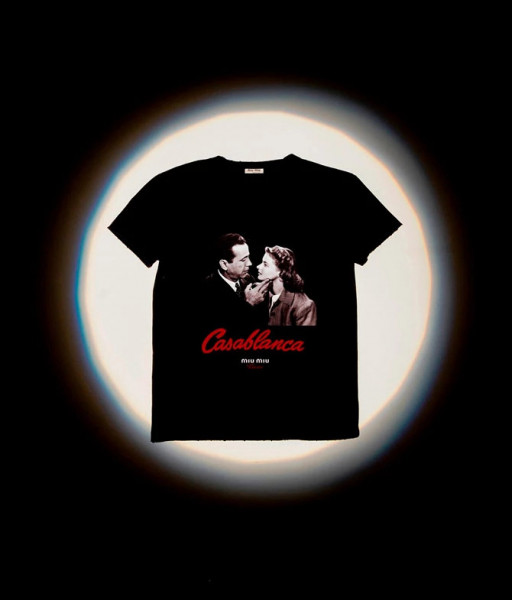 Воздушный или по-французски? Как дизайнеры обыгрывают поцелуй в своих коллекциях