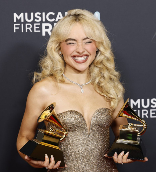 Трендовые стрижки весны 2025: медуза, пикси и боб Трендовые стрижки весны 2025: медуза, пикси и боб