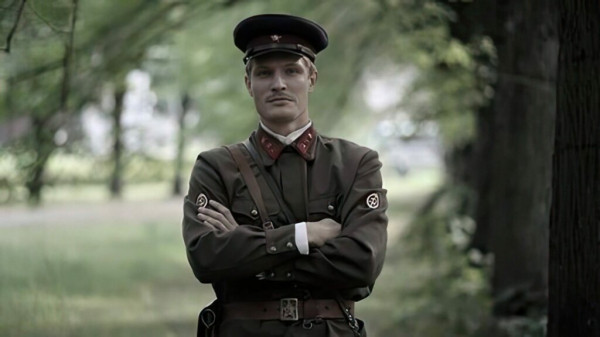 Как живет рослый красавец Кирилл Зайцев: Бросил море, был на родах жены, разбил не одно сердце