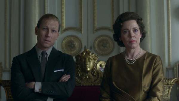 Как снимали сериал &laquo;Корона&raquo;: Десятки тысяч фунтов на платье, общение с духом и проданный на аукционе реквизит