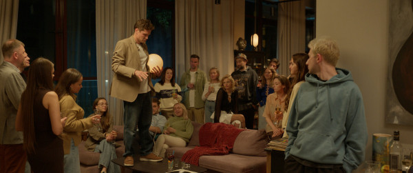 &laquo;Счастлив, когда ты нет&raquo;: Рецензия Киноафиши