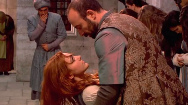 &laquo;Гангстерленд&raquo; стал одним из главных сериалов 2025 года, но это турдизи в России &laquo;уделало&raquo; шедевр Ричи