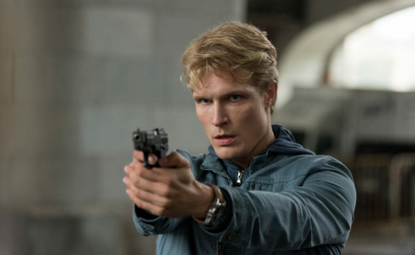 Как живет рослый красавец Кирилл Зайцев: Бросил море, был на родах жены, разбил не одно сердце