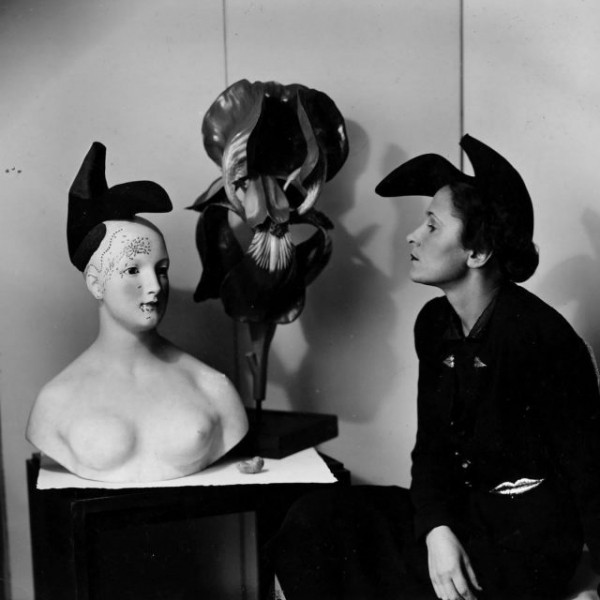 Воздушный или по-французски? Как дизайнеры обыгрывают поцелуй в своих коллекциях