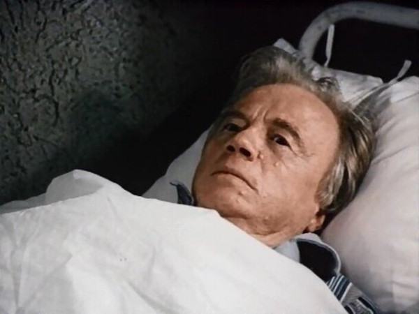 Помните Принца из советской «Золушки»? Он порхал лишь на экране, а реальная жизнь не была похожа на сказку – все из-за двух трагедий Помните Принца из советской «Золушки»? Он порхал лишь на экране, а реальная жизнь не была похожа на сказку – все из-за двух трагедий