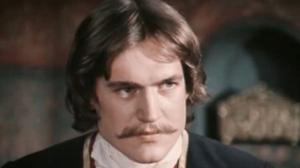 Работали в спешке, чтобы на два года положить на полку: Как снимали сериал &laquo;Россия молодая&raquo;