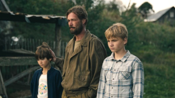 Зовет жену богиней и благодарит судьбу: как живет звезда сериала «Лихие» Артем Быстров Зовет жену богиней и благодарит судьбу: как живет звезда сериала «Лихие» Артем Быстров