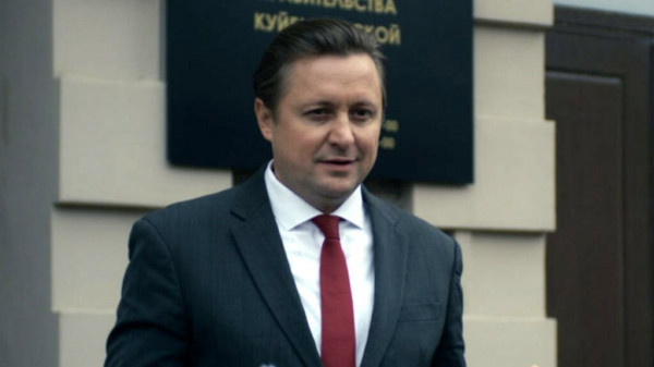 Обида на отца Никиту Михалкова, две жены, четверо детей и внук: как живет Артем Михалков