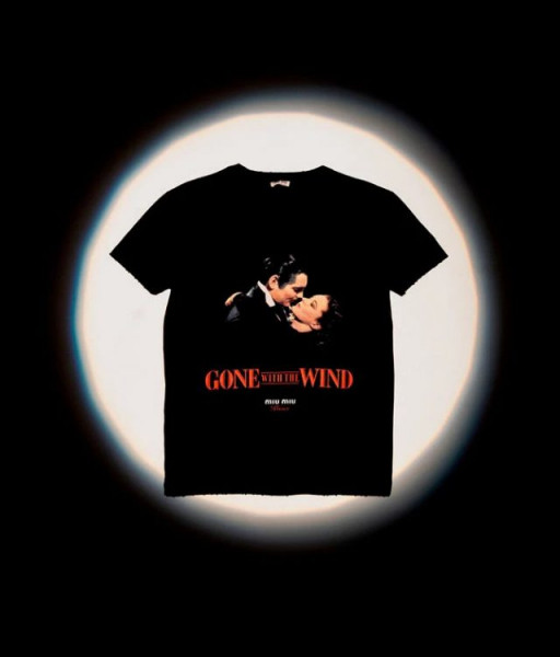 Воздушный или по-французски? Как дизайнеры обыгрывают поцелуй в своих коллекциях