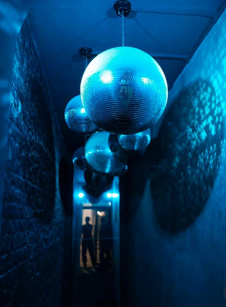 Чем заняться 14 февраля? 10 сценариев праздника для тех, кто влюблен, свободен и даже настроен против