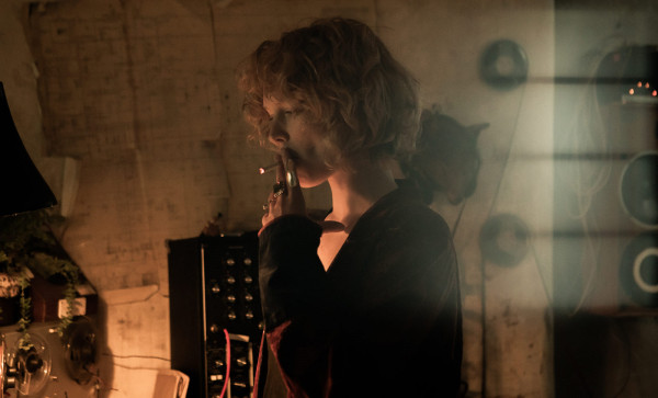 Обратиться в слух: «Ловушка для кролика» — гипнотический фолк-хоррор с Девом Пателем Обратиться в слух: «Ловушка для кролика» — гипнотический фолк-хоррор с Девом Пателем