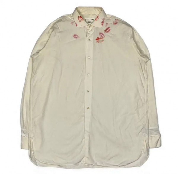 Воздушный или по-французски? Как дизайнеры обыгрывают поцелуй в своих коллекциях