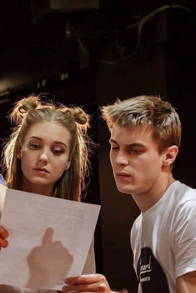 Бедное детство, обида на родителей и скандальный развод с Гариком Харламовым: как живет Кристина Асмус Бедное детство, обида на родителей и скандальный развод с Гариком Харламовым: как живет Кристина Асмус