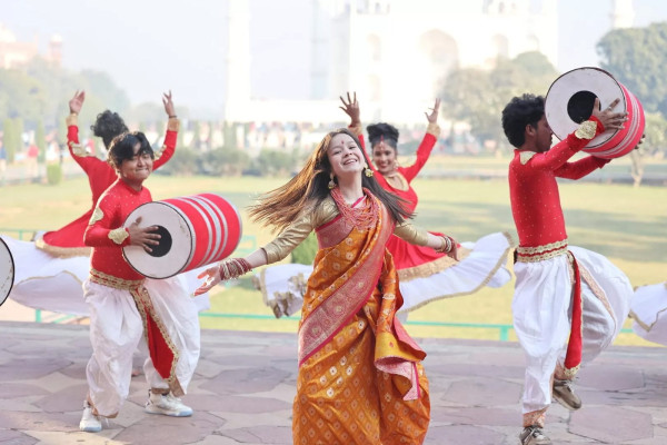 &laquo;Жемчуг&raquo; Тины Барклая &mdash; индийские танцы Цыганова и Ходченковой