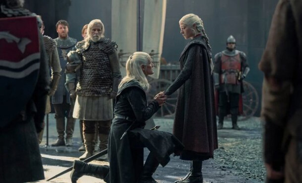 Старки на колене и Дорн в крови: о чем будет фильм по «Игре престолов» – таким должен был стать «Дом дракона» Старки на колене и Дорн в крови: о чем будет фильм по «Игре престолов» – таким должен был стать «Дом дракона»