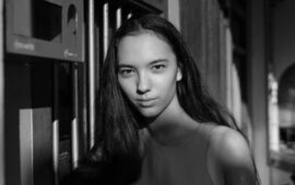 Ирина Шейк поделилась закадровыми снимками с подготовки к карнавалу в Бразилии