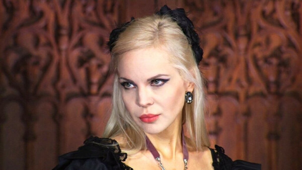 Тотальное одиночество и скандалы: что случилось со звездой &laquo;Битвы экстрасенсов&raquo; Джулией Ванг