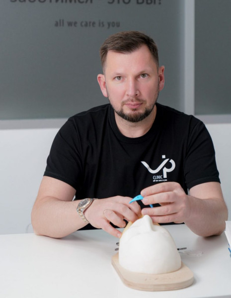 Что случилось с грудью Алеси Кафельниковой? Отвечает пластический хирург