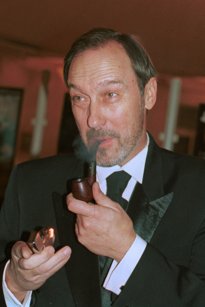 Актеры, которых погубило курение: Минздрав предупреждал Актеры, которых погубило курение: Минздрав предупреждал