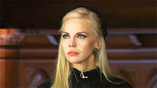 Тотальное одиночество и скандалы: что случилось со звездой &laquo;Битвы экстрасенсов&raquo; Джулией Ванг