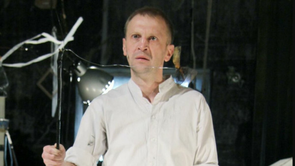 Поздняя слава, брак с Ольгой Теняковой и двое детей: как живет скрытный актер Тимофей Трибунцев