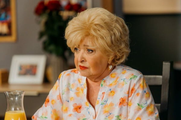 Анна Фроловцева прославилась в 60 лет и похоронила мужа: как сейчас живет Галина Ивановна из &laquo;Ворониных&raquo;