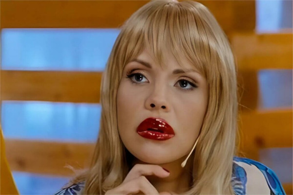 Тотальное одиночество и скандалы: что случилось со звездой &laquo;Битвы экстрасенсов&raquo; Джулией Ванг