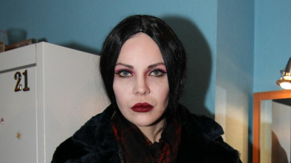 Тотальное одиночество и скандалы: что случилось со звездой &laquo;Битвы экстрасенсов&raquo; Джулией Ванг