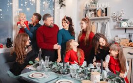 О чем фильм Праздники на самом деле? Разбор семейных тайн и неловких ситуаций