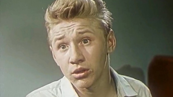 В 43 года женился на 24-летней, боролся с раком гортани: куда пропал актер Семен Морозов