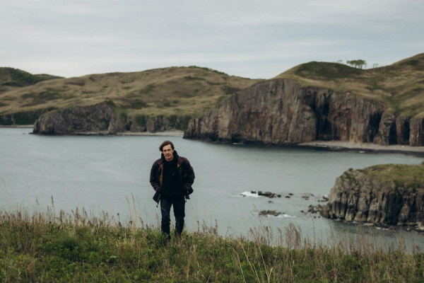 &laquo;Большая земля&raquo; &mdash; семейное несчастье средь готических скал