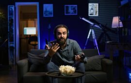 Настоящие сериал смотреть в хорошем качестве: Гид по миру премьер 2026 годаВы когда-нибудь ловили себя на мысли, что современные сериалы стали слишком… одинаковыми? Бесконечные ситкомы, предсказуемые детективы и бесконечная жвачка для глаз. А хочется чего-то настоящего. Того, от чего мурашки по коже, что заставляет залипать в экран до 4 утра, забыв о работе и сне. Сегодня мы поговорим о том, где и как искать те самые настоящие сериал смотреть в хорошем качестве, чтобы не просто убить время, а получить гастрономическое удовольствие от просмотра. И, конечно, заглянем в самое горячее — премьеры 2026 года, которые уже сейчас заставляют критиков пускать слюни.