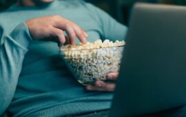 Смотреть сериал 2024 бесплатно в хорошем качестве: 7 легальных способов, о которых молчат кинотеатры